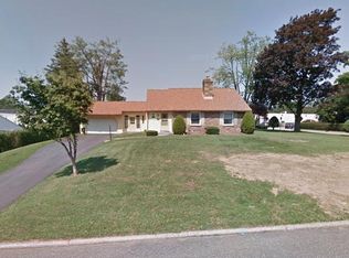 1 W Golf Club Ln, Paoli, PA 19301