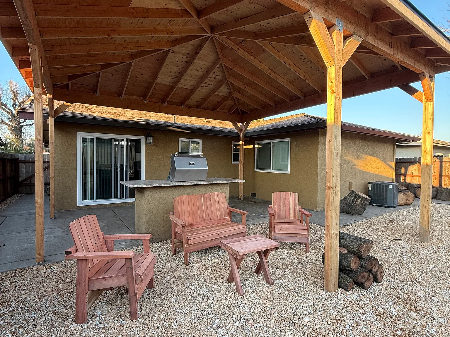 2644 E Anita St — Photo 2