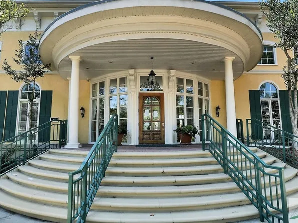 3028 Whitemarsh Way, Savannah, GA 31410