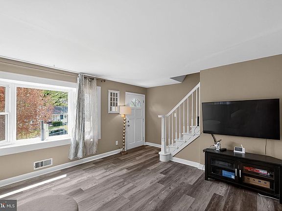 2nd image of 1824 Briarcliff Rd