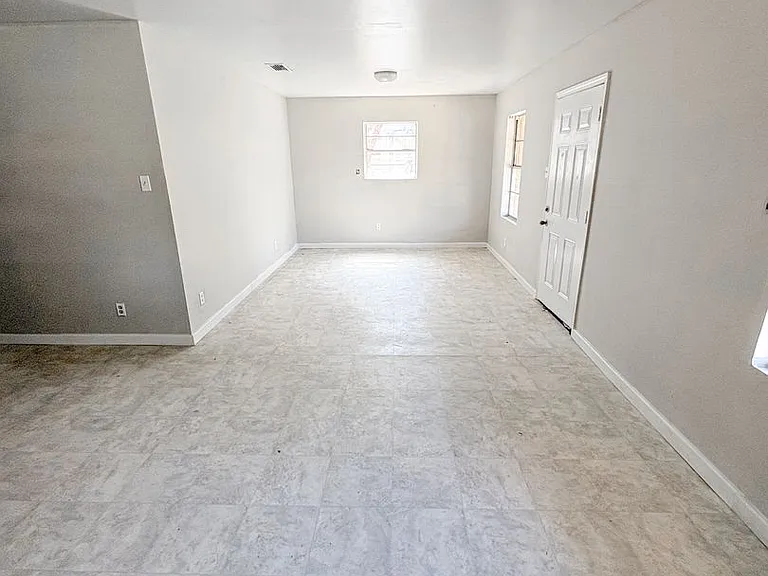 408 S 13th St — Photo 7