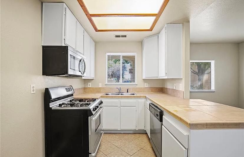 Beautiful, newly remodeled kitchen!
