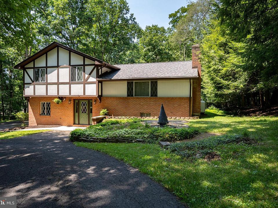 1st image of 520 Palmer Ln