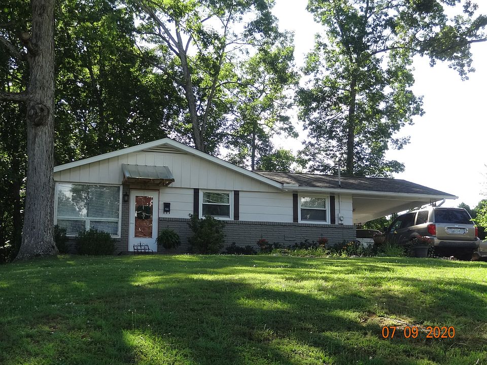 1st image of 206 Lakeshore Dr