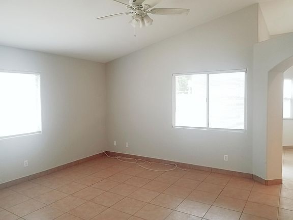 3rd image of 603 Country Hill Dr