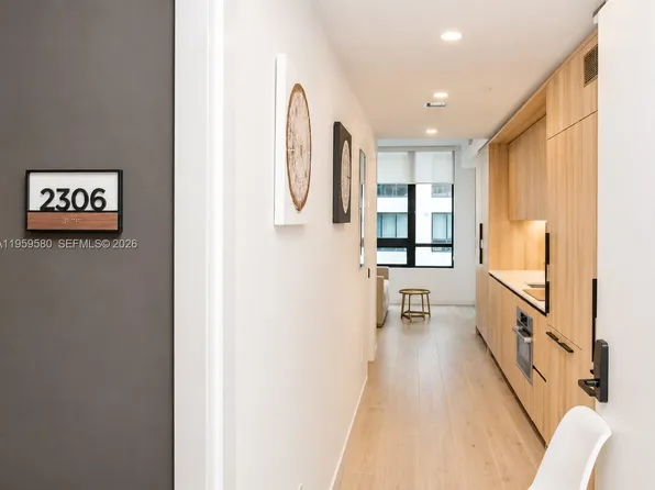 225 N Miami Ave #2306, Miami, FL 33128