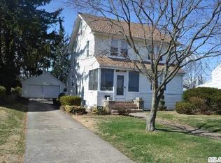 378 Scranton Ave, Lynbrook, NY 11563