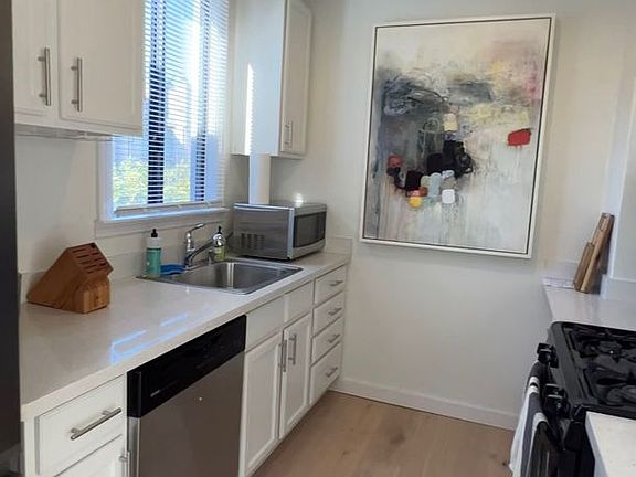 2nd image of 1575 Broadway APT 15