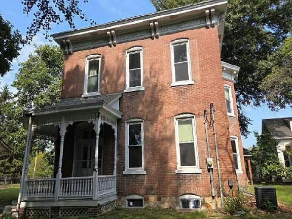 4th image of 618 E A St