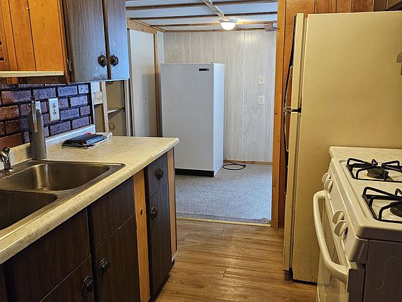 4th image of 4627 Wildwood Rd