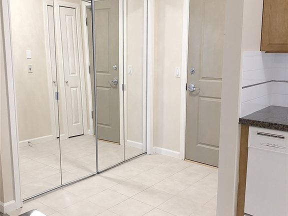 4th image of 4398 Buchanan St #602