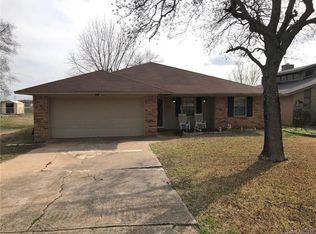 105 S Parkridge Dr, Benton, LA 71006