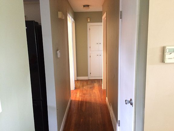 Hardwood floors throuhout