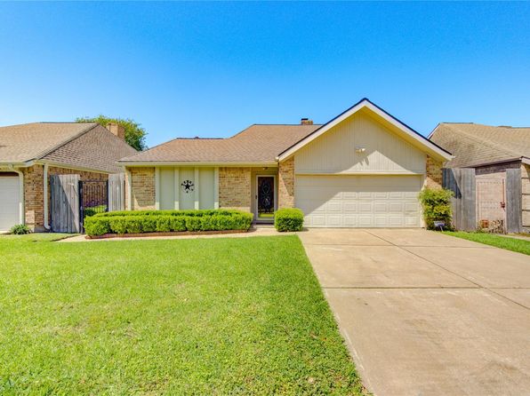 11806 Brook Meadows Ln, Meadows Place, TX 77477