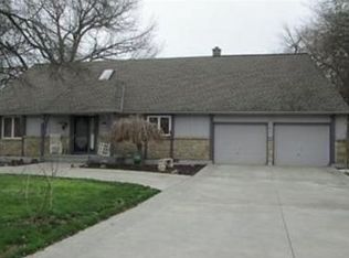 1105 E Pearl St, Harrisonville, MO 64701