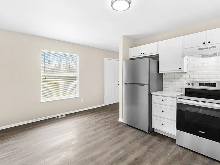 2049 Kappel Dr — Photo 2