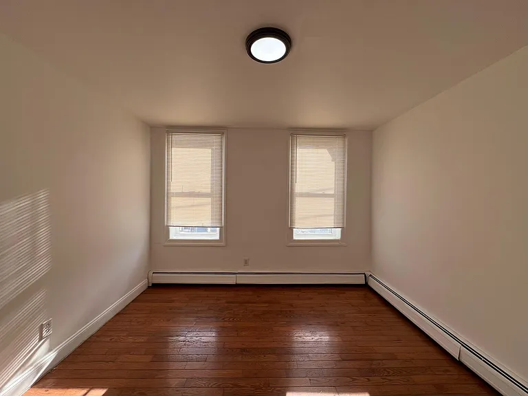 20 E 17th St #5 — Photo 2