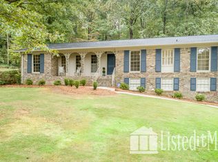 1413 Badham Dr, Vestavia Hills, AL 35216