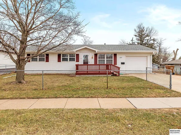 3215 Gertrude St, Bellevue, NE 68147