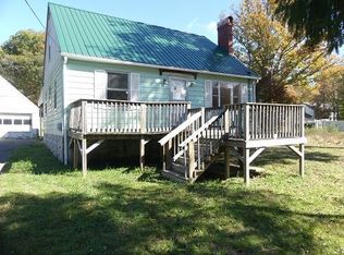 6913 Midland Trl, Charmco, WV 25958