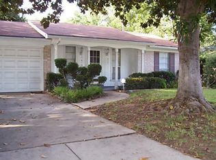 1703 Manchester Dr, Arlington, TX 76012