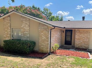 3703 French Wood Dr, Arlington, TX 76016