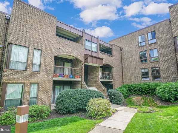 11220 Chestnut Grove Sq APT 222, Reston, VA 20190
