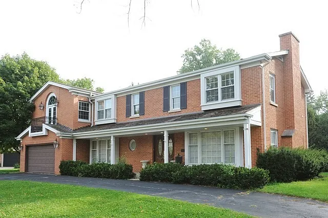 3024 Indianwood Rd photo 1
