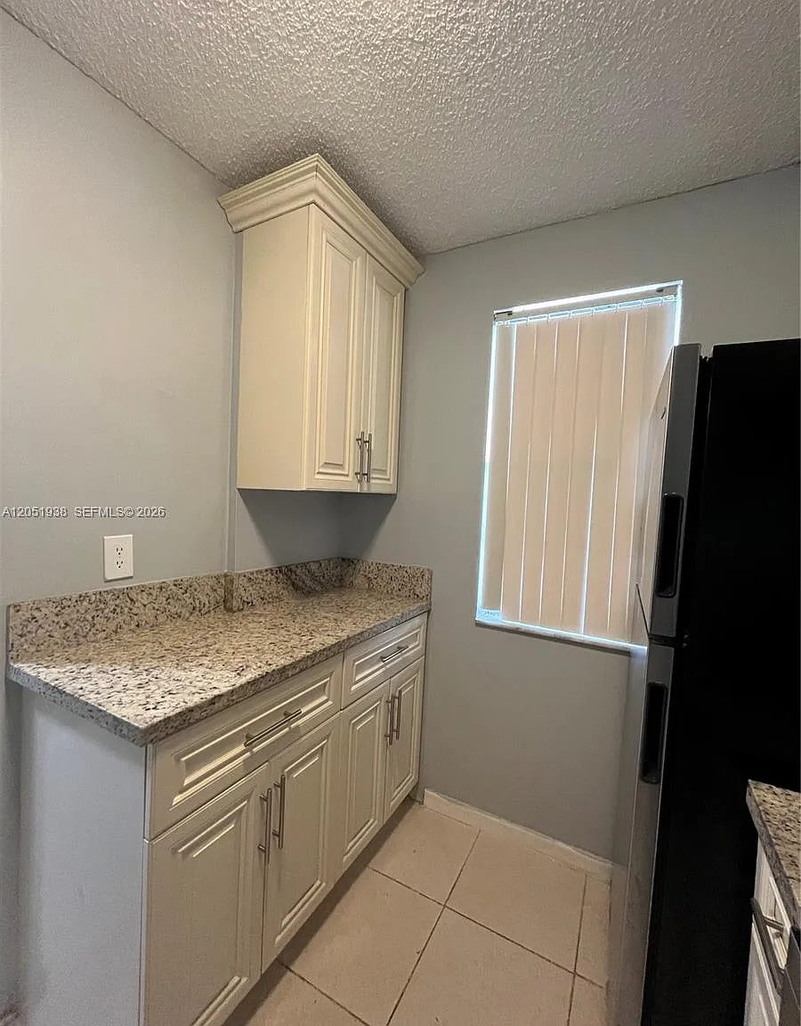 Forest Park Condo — Photo 4