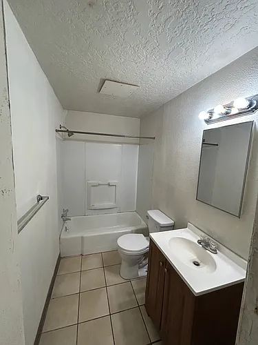 405 Utah St SE #D Photo 1