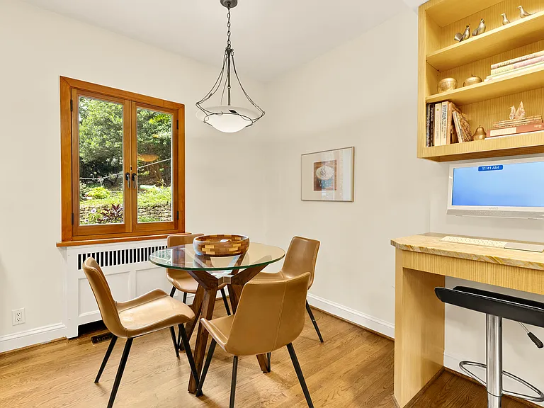 3111 Chain Bridge Rd NW — Photo 22