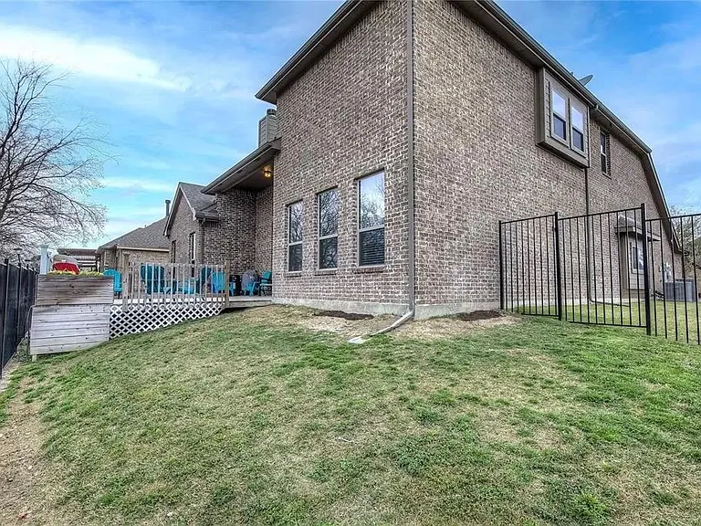 309 Midnight Dr — Photo 31