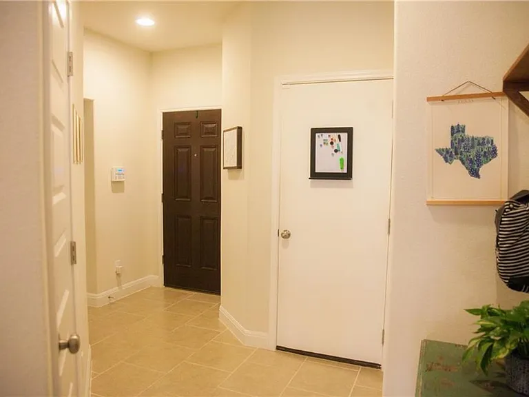 209 Methodius Dr — Photo 2