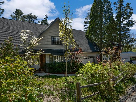 2nd image of 1065 Sandalwood Dr
