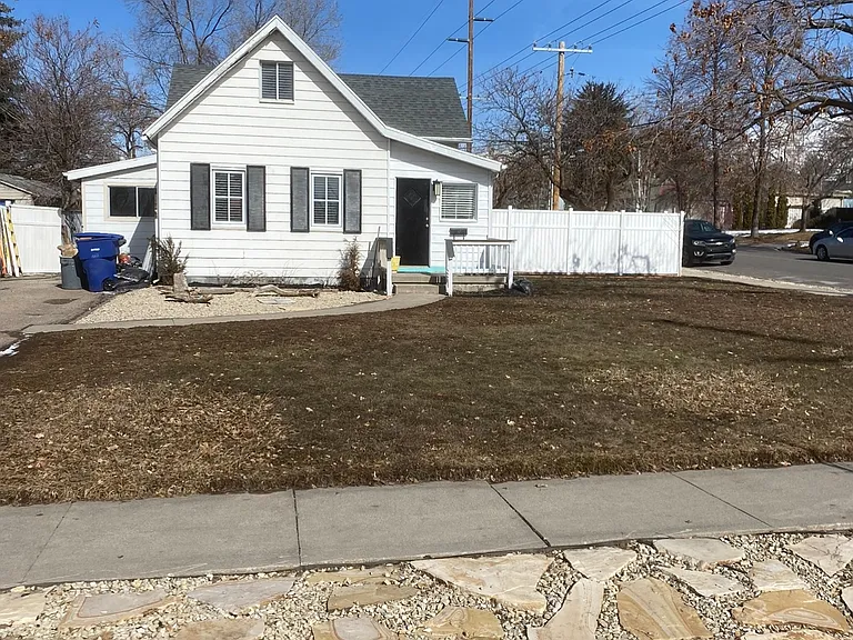 1884 S 1900 E — Photo 3