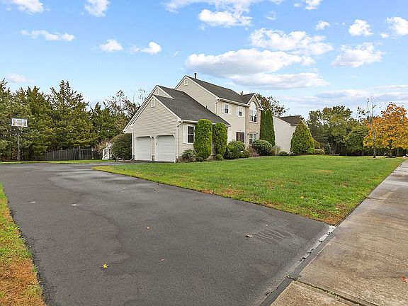 4th image of 1651 Ferro Ln