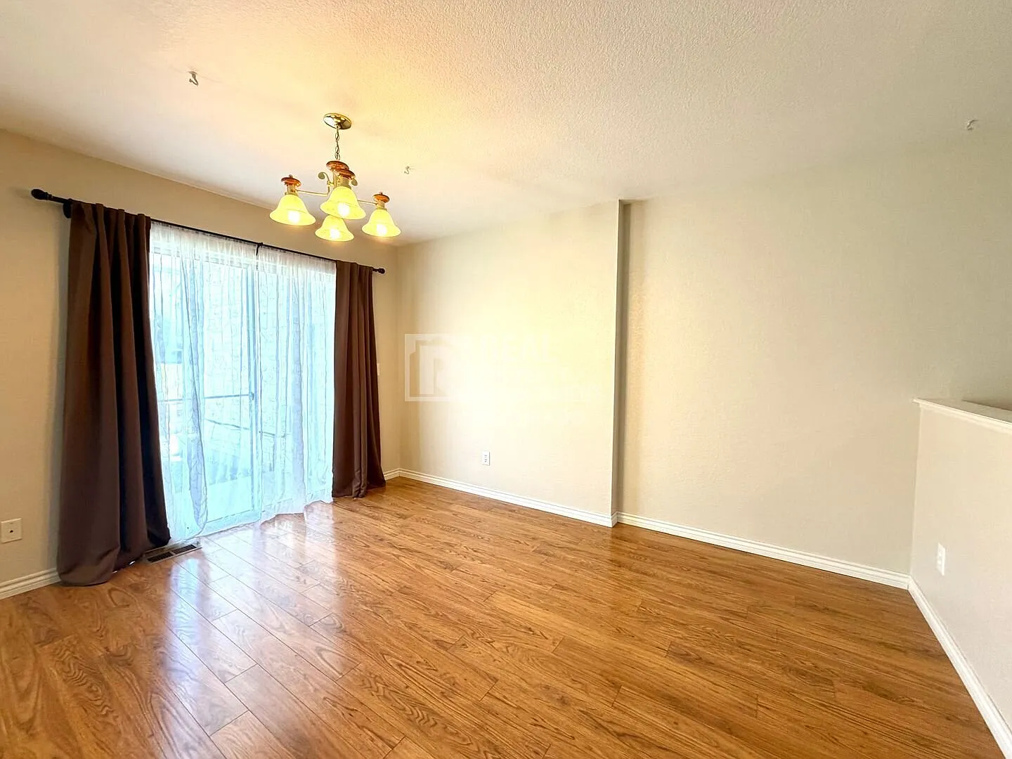 Spacious Castle Rock Home with Basement & Garage — Photo 3