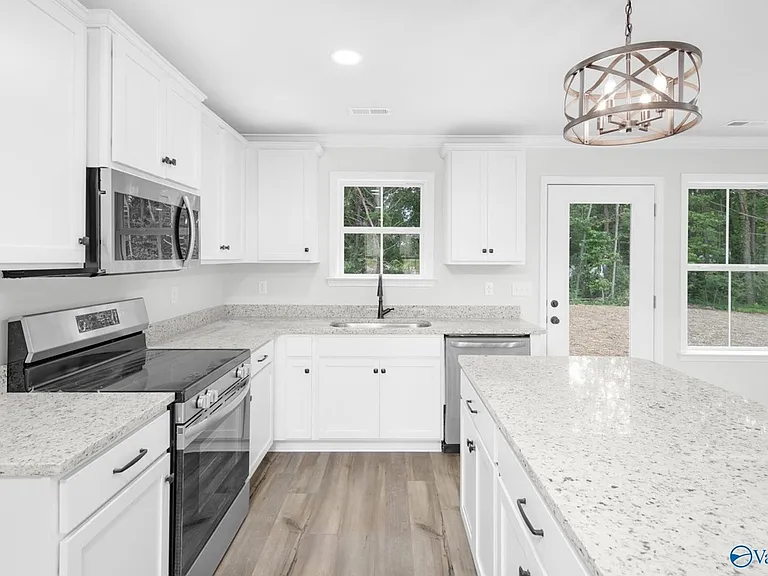 335 Maple Cir — Photo 5