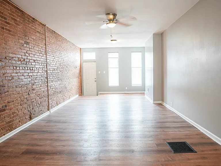 2532 Francis St — Photo 12