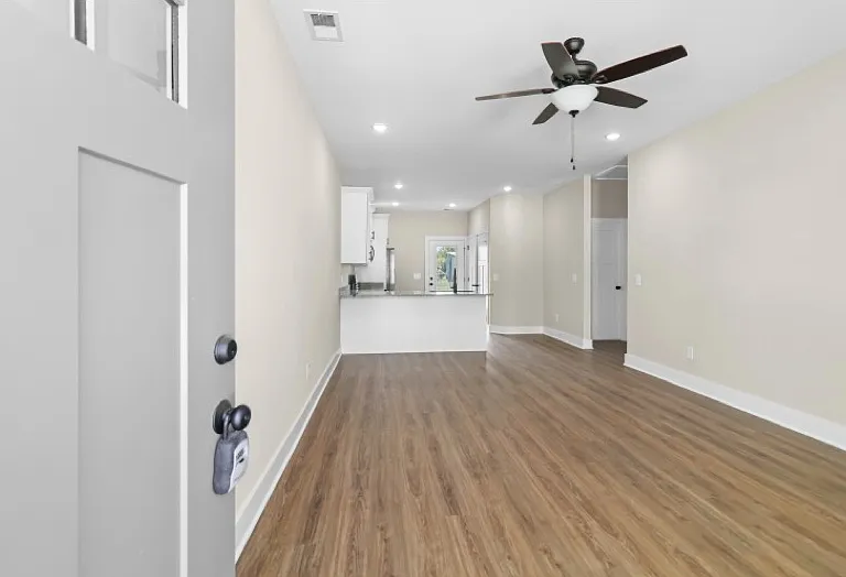 1004 Oak St #A — Photo 2