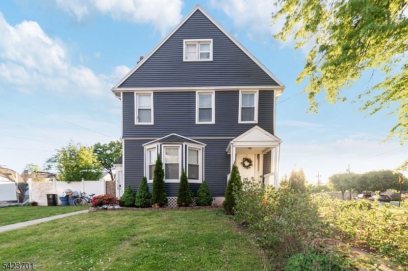 1st image of 1444 Esterbrook Ave