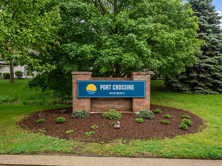 Port Crossing Apartments — Photo 1