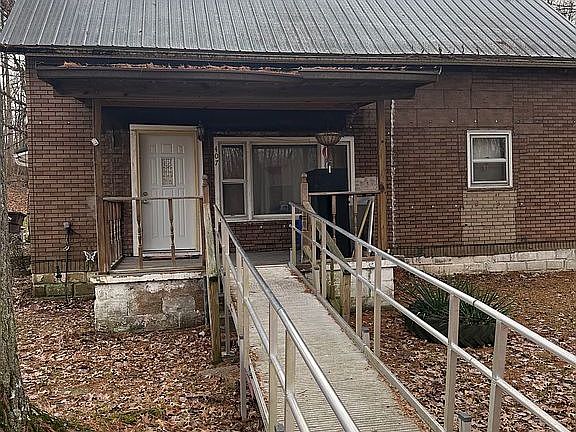 3rd image of 407 W Hymera Jackson St