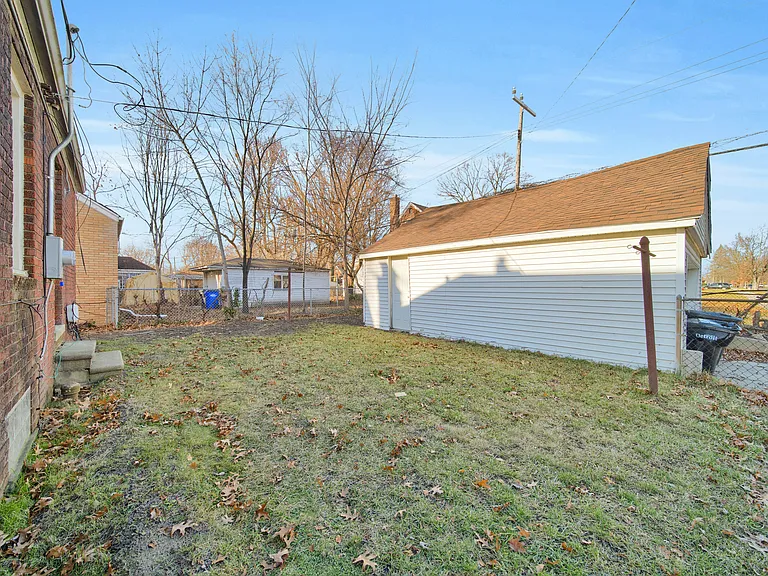 8550 W Outer Dr — Photo 12