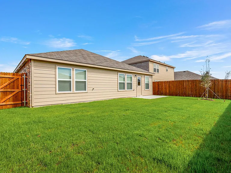 4433 Benham Dr — Photo 16