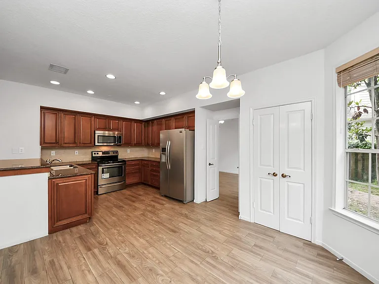 103 E Lakeridge Dr — Photo 14