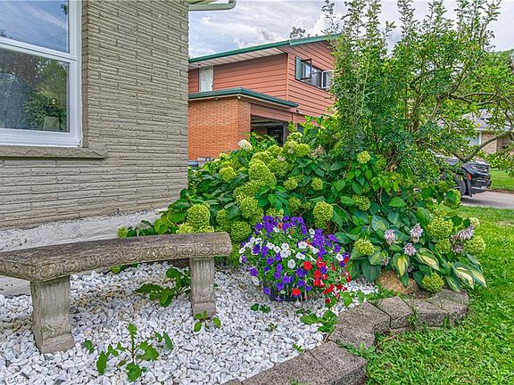5th image of 104 Springbank Cres