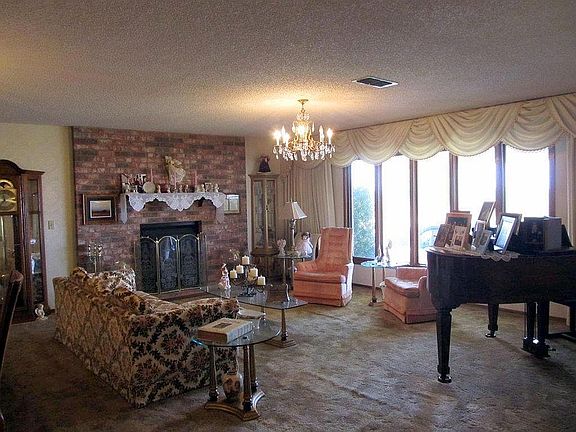 2nd image of 6515 Gladiola Ave