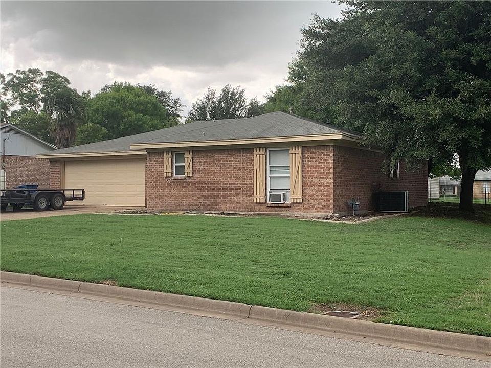 2nd image of 220 Russell Ln
