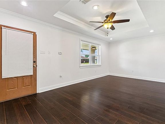 5th image of 4735 Rosalia Dr